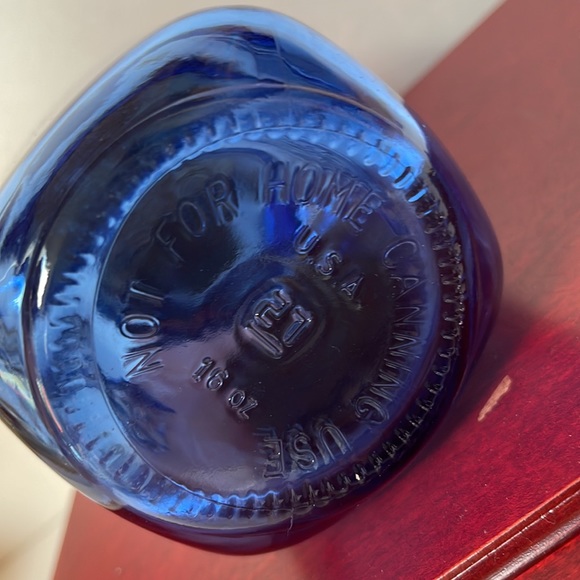 Pioneer woman cobalt blue glass storage jar with lid - Picture 5 of 6